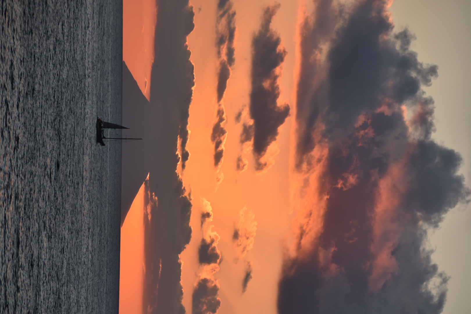 Stromboli al tramonto da Tropea...