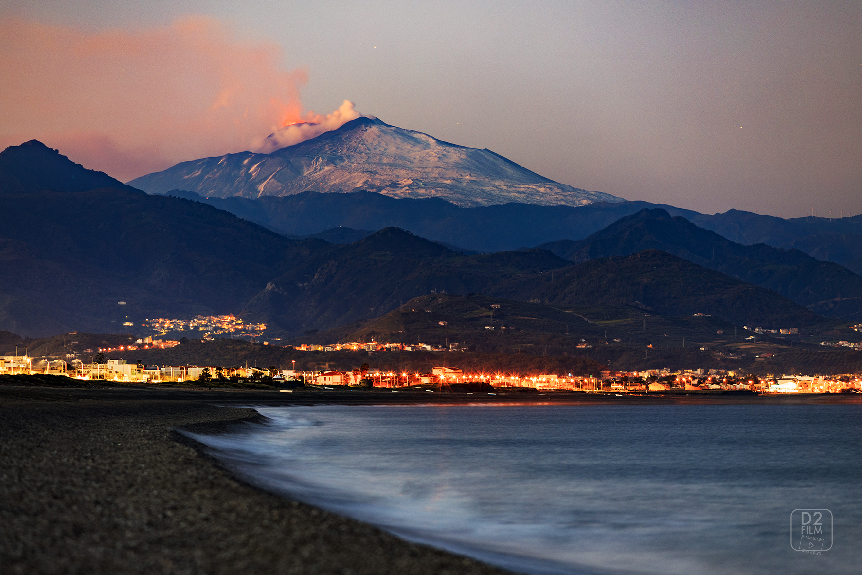 Eruption visible even from Milazzo! ...