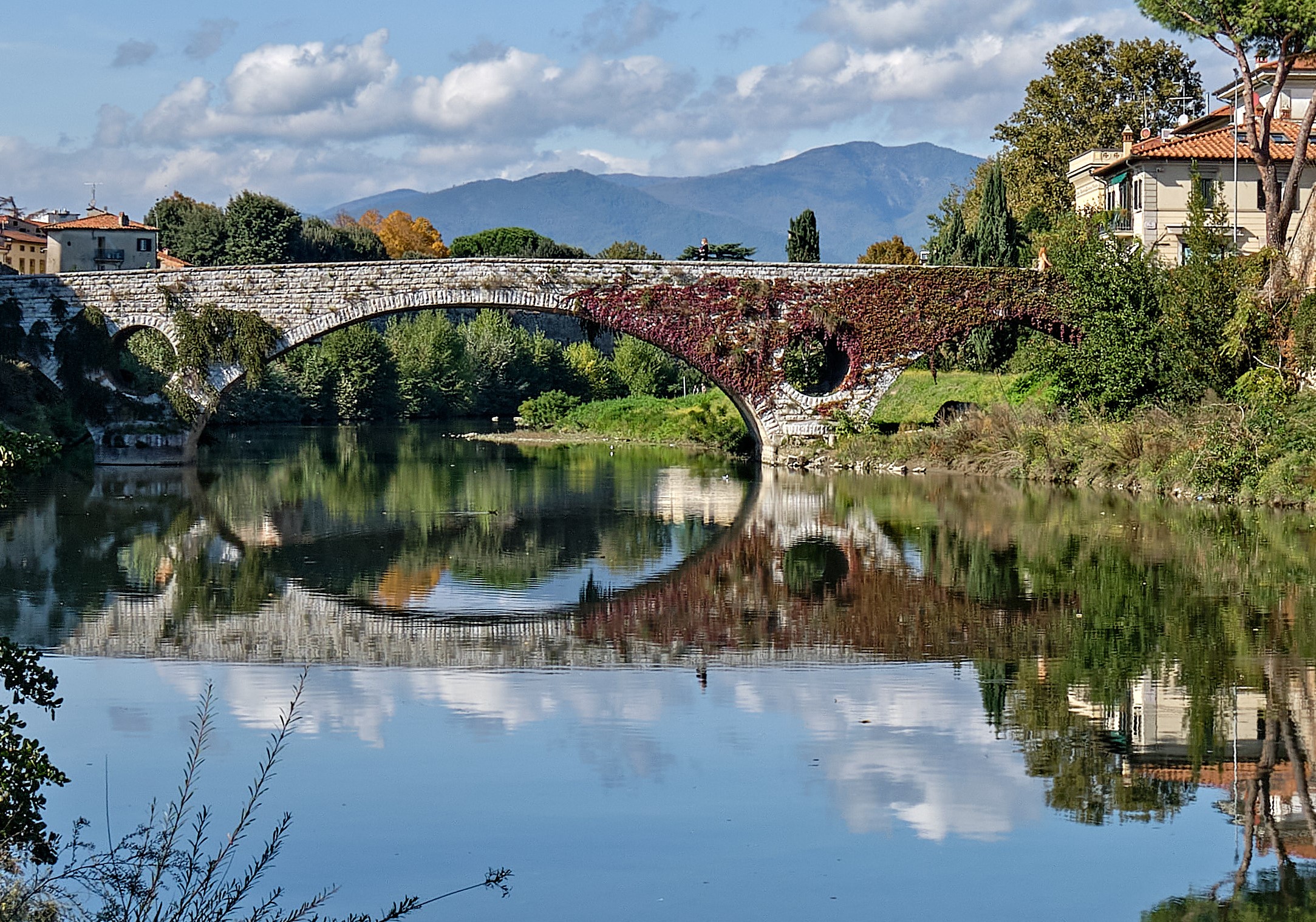 Prato - The Bridge to the Mercatala is tinged with autumn - I...