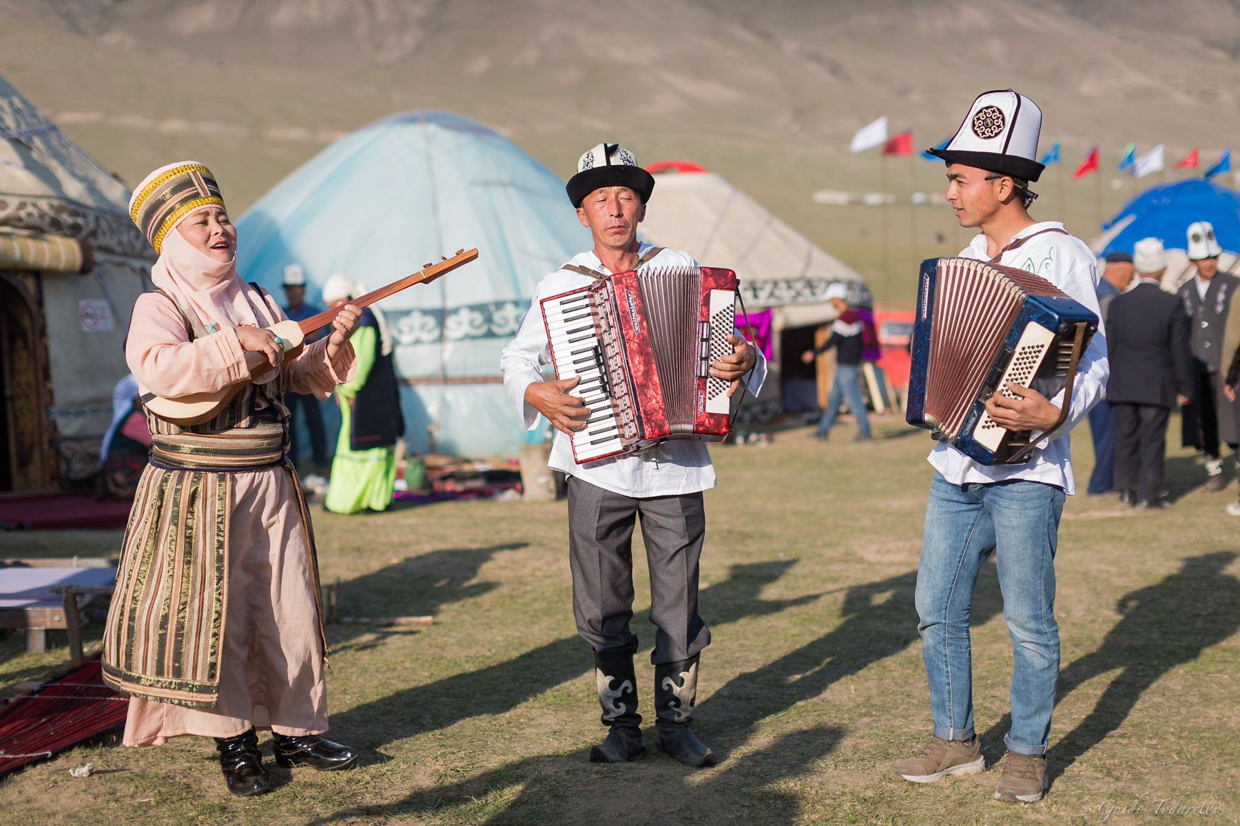 Musica tradizionale kirghisa...