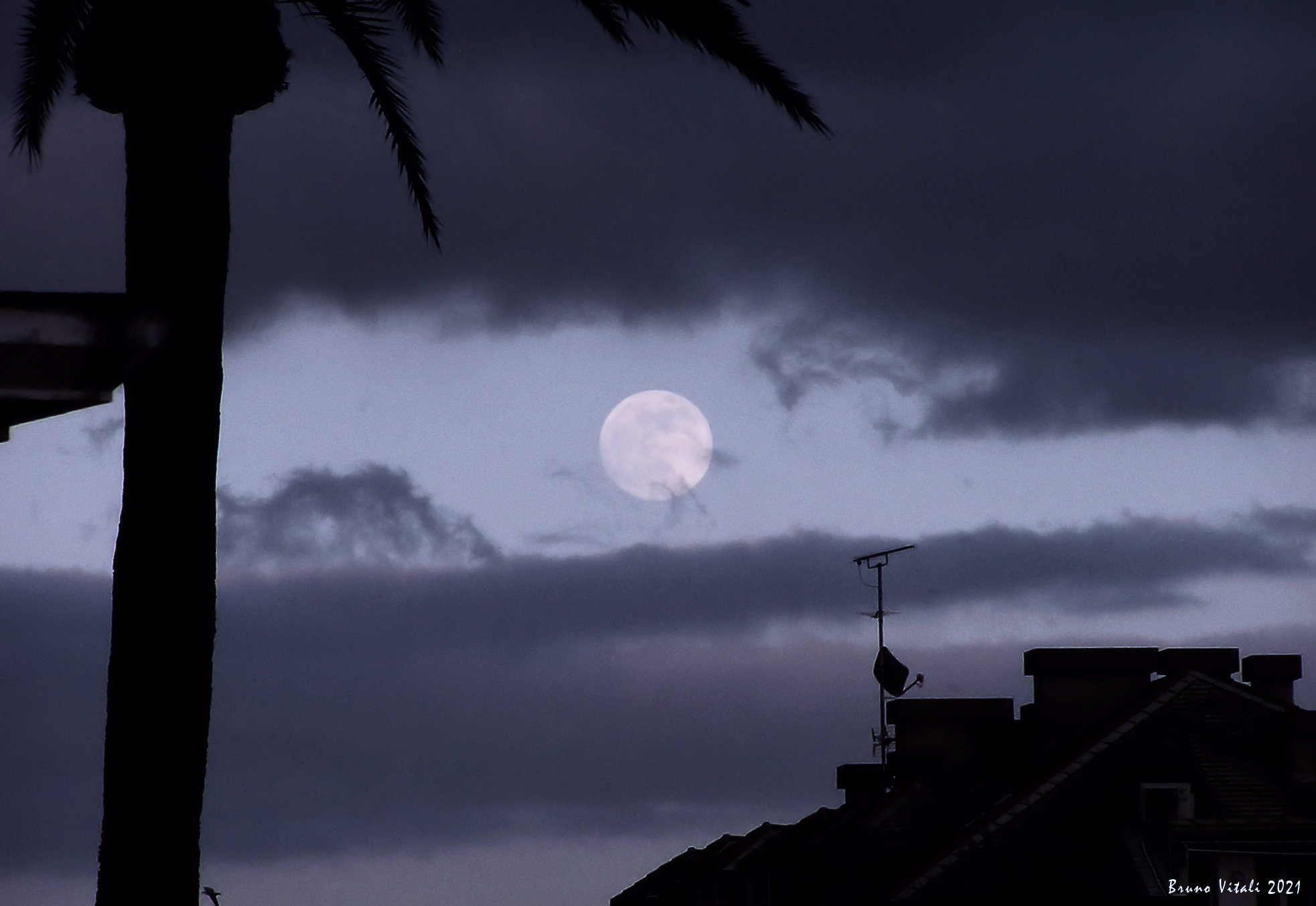 The supermoon on May 25th at 8.33pm...