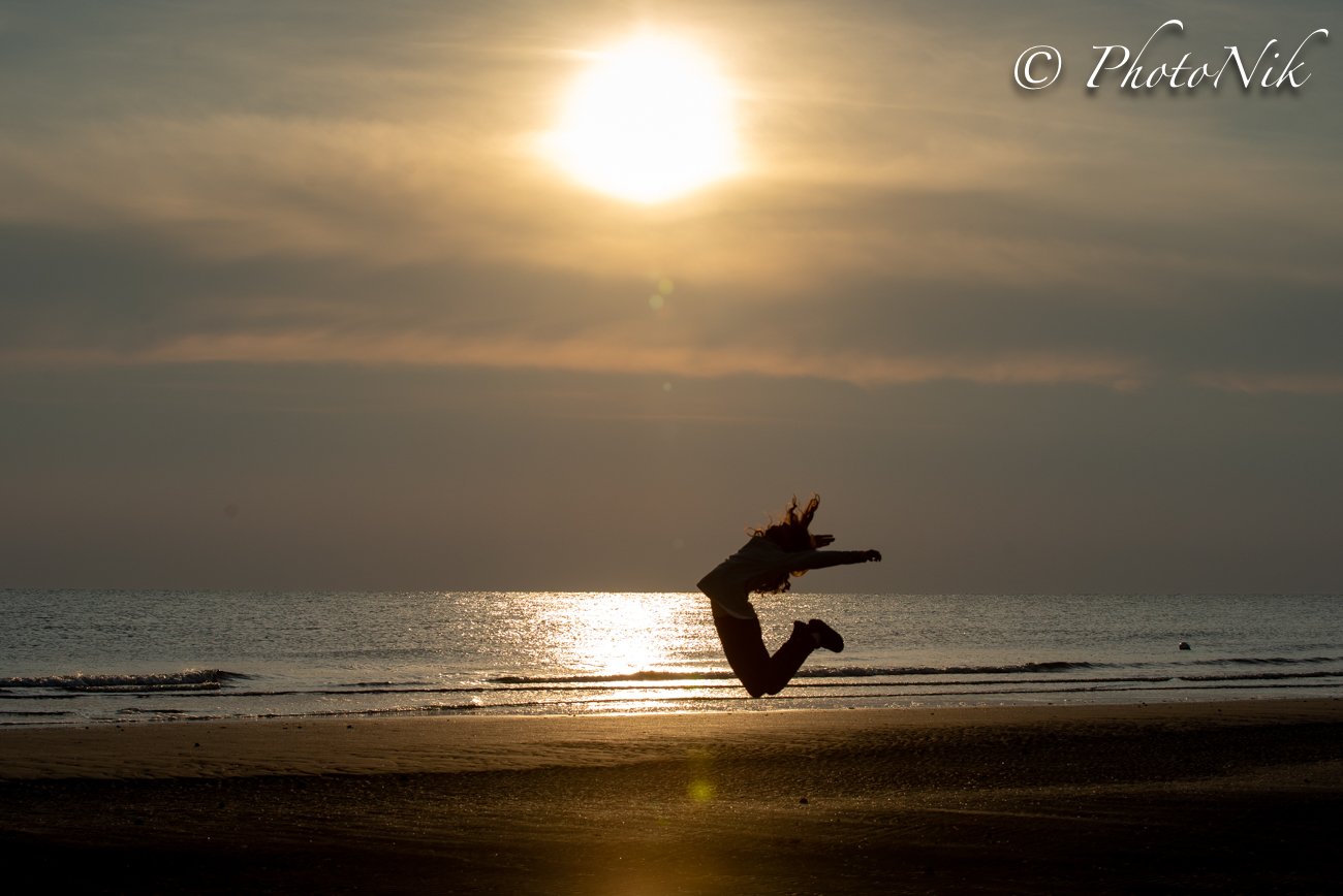 Gymnasts by the sea 2...
