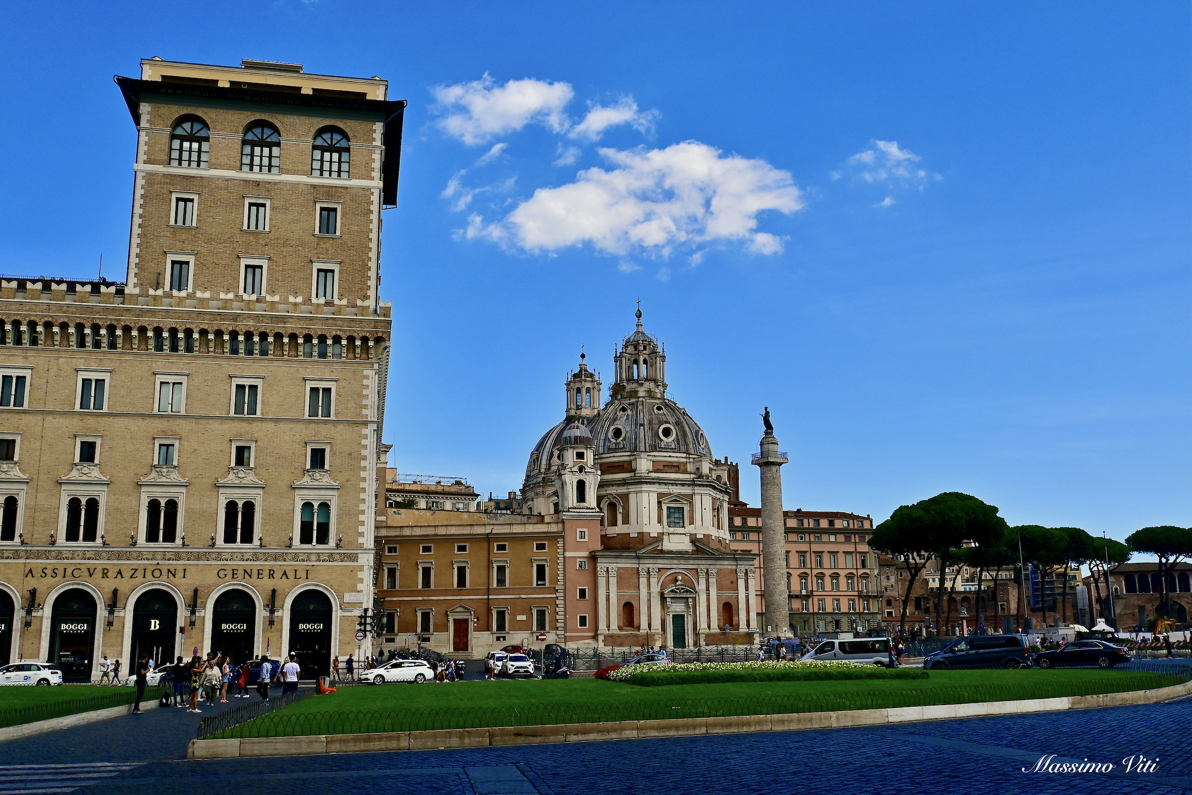 Roma Colonna Traiana e chiesa S.Maria di Loreto...