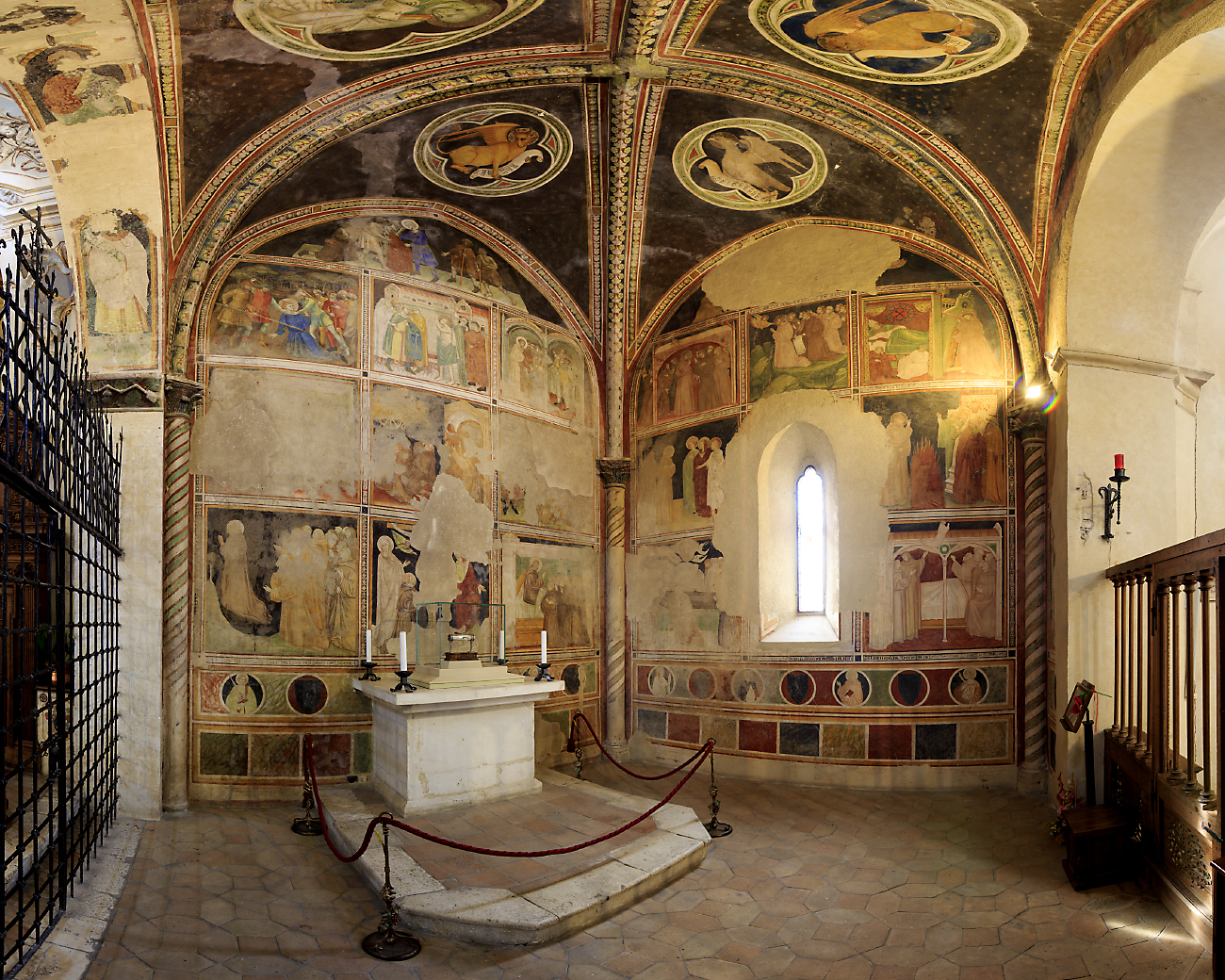 Giotto chapel of Castelvecchio Subequo...