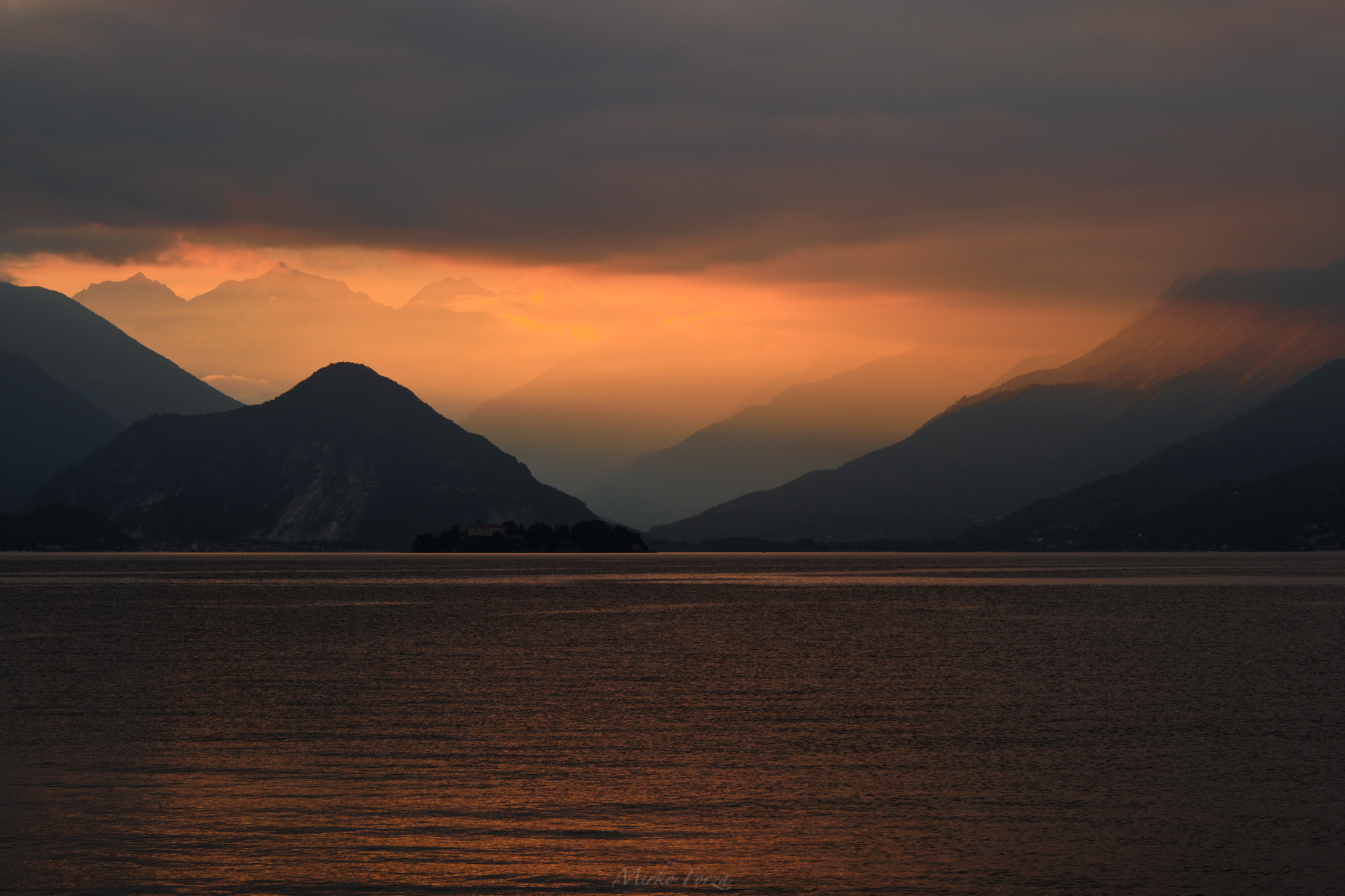Tramonto sul lago Maggiore....