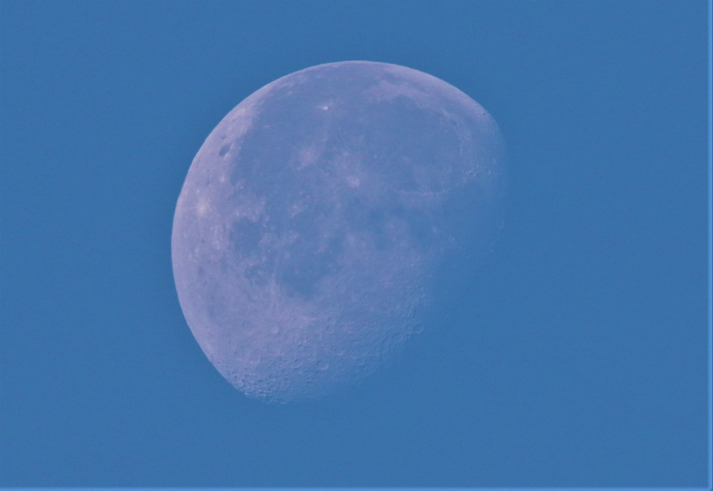 moon today h09,45...