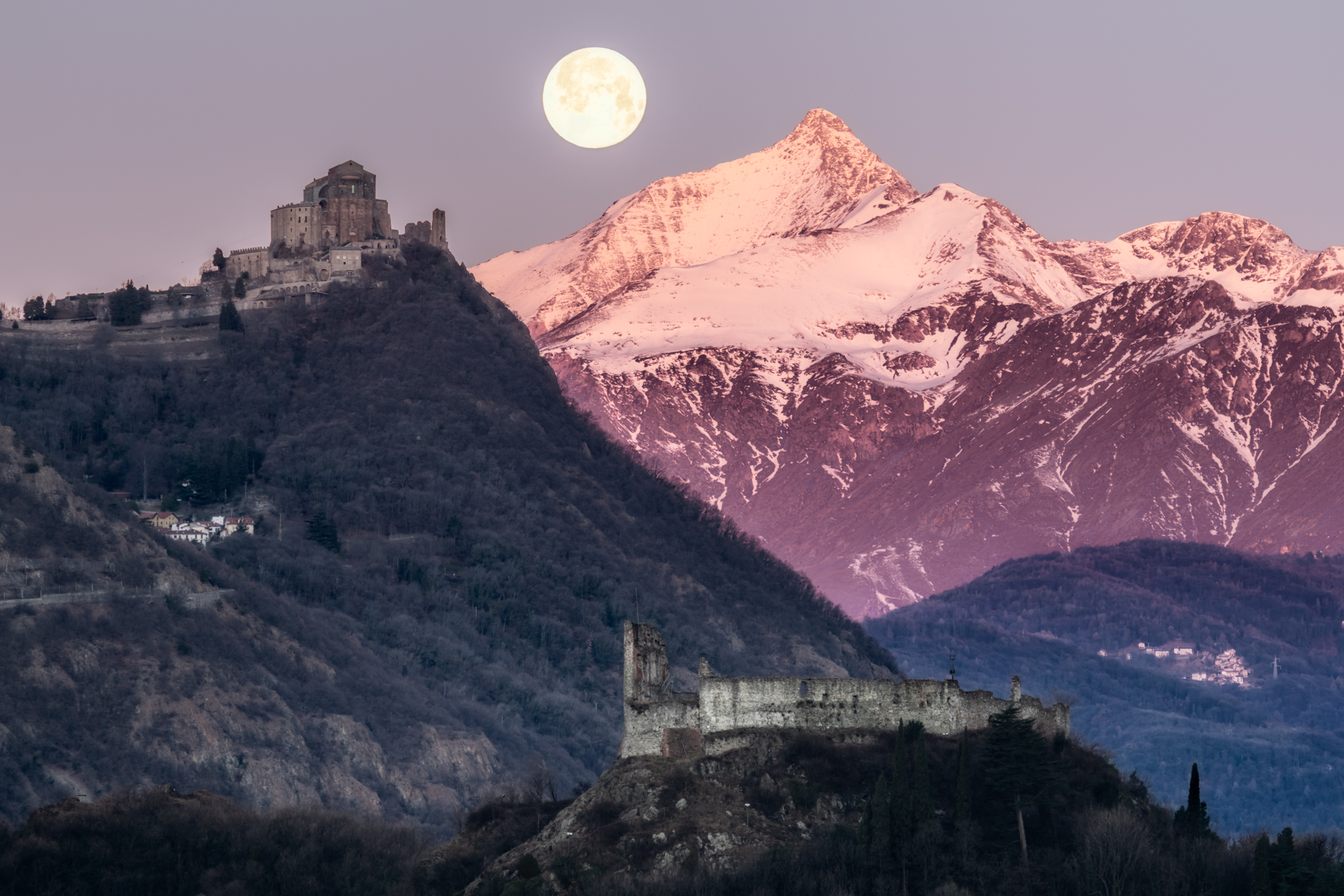 The Castle, the Sacra, the Rocciamelone... and the Moon!...