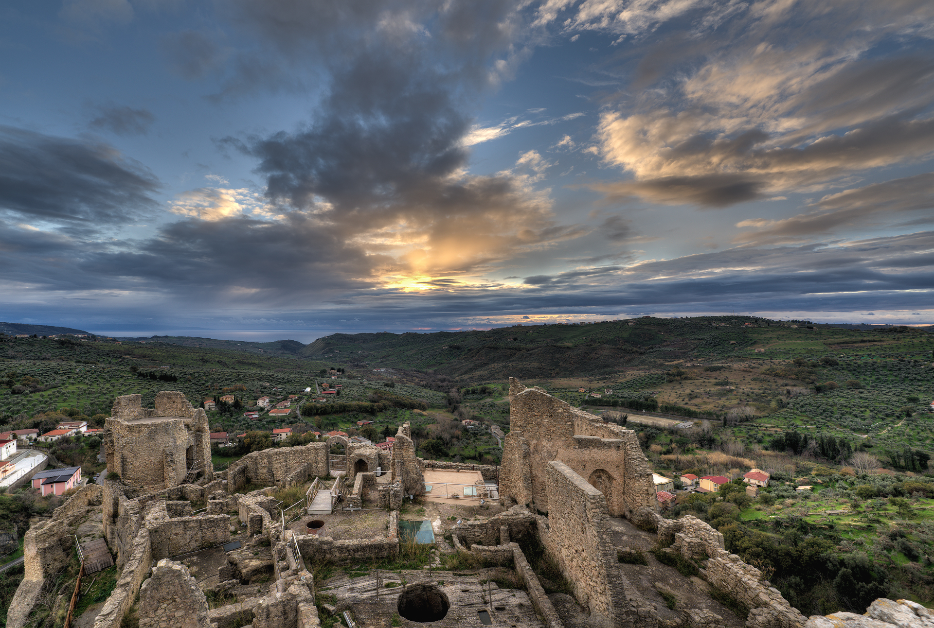 Sunset from the ruins of Cleto...