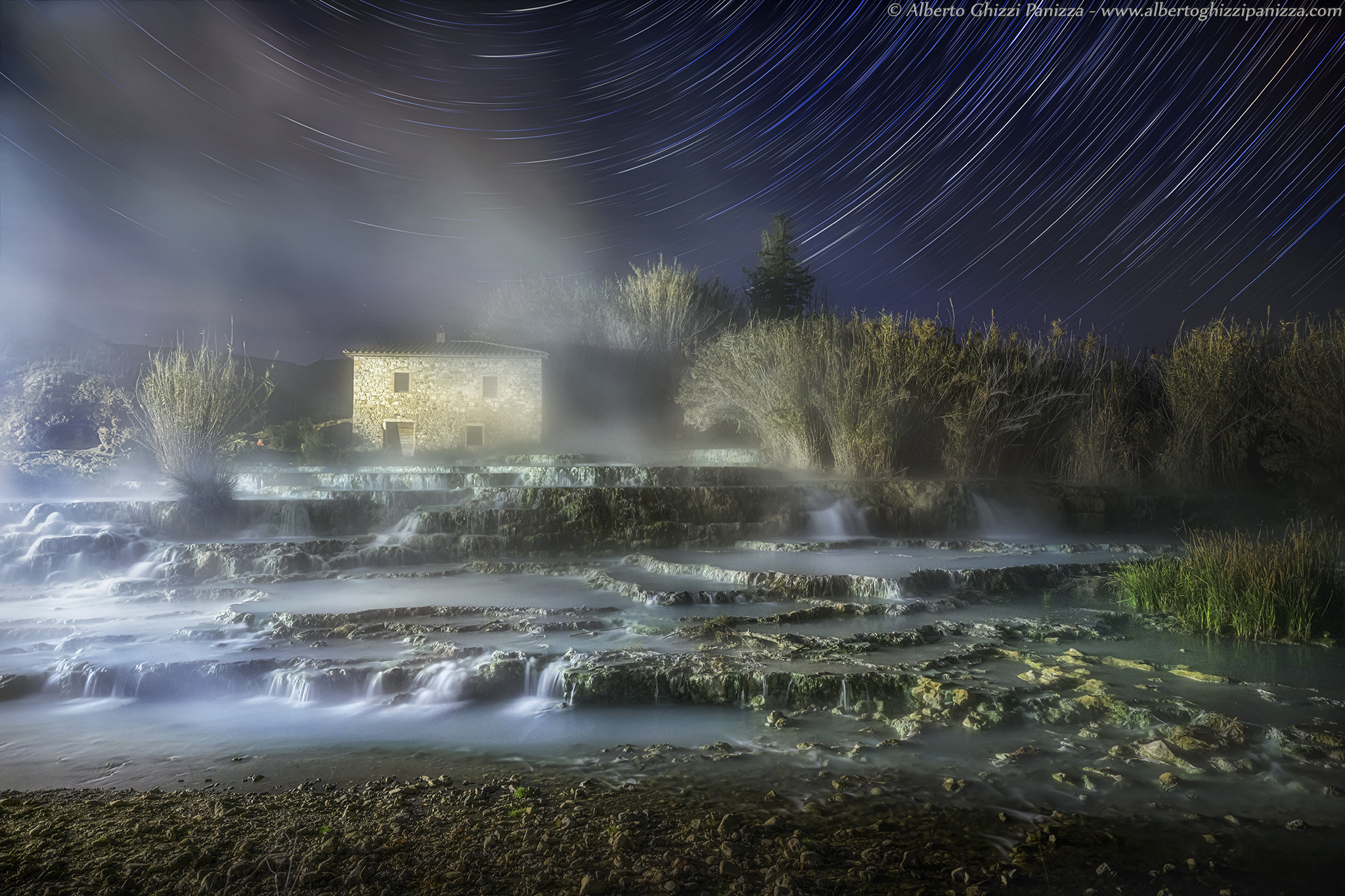 Between waterfalls, steam and stars...