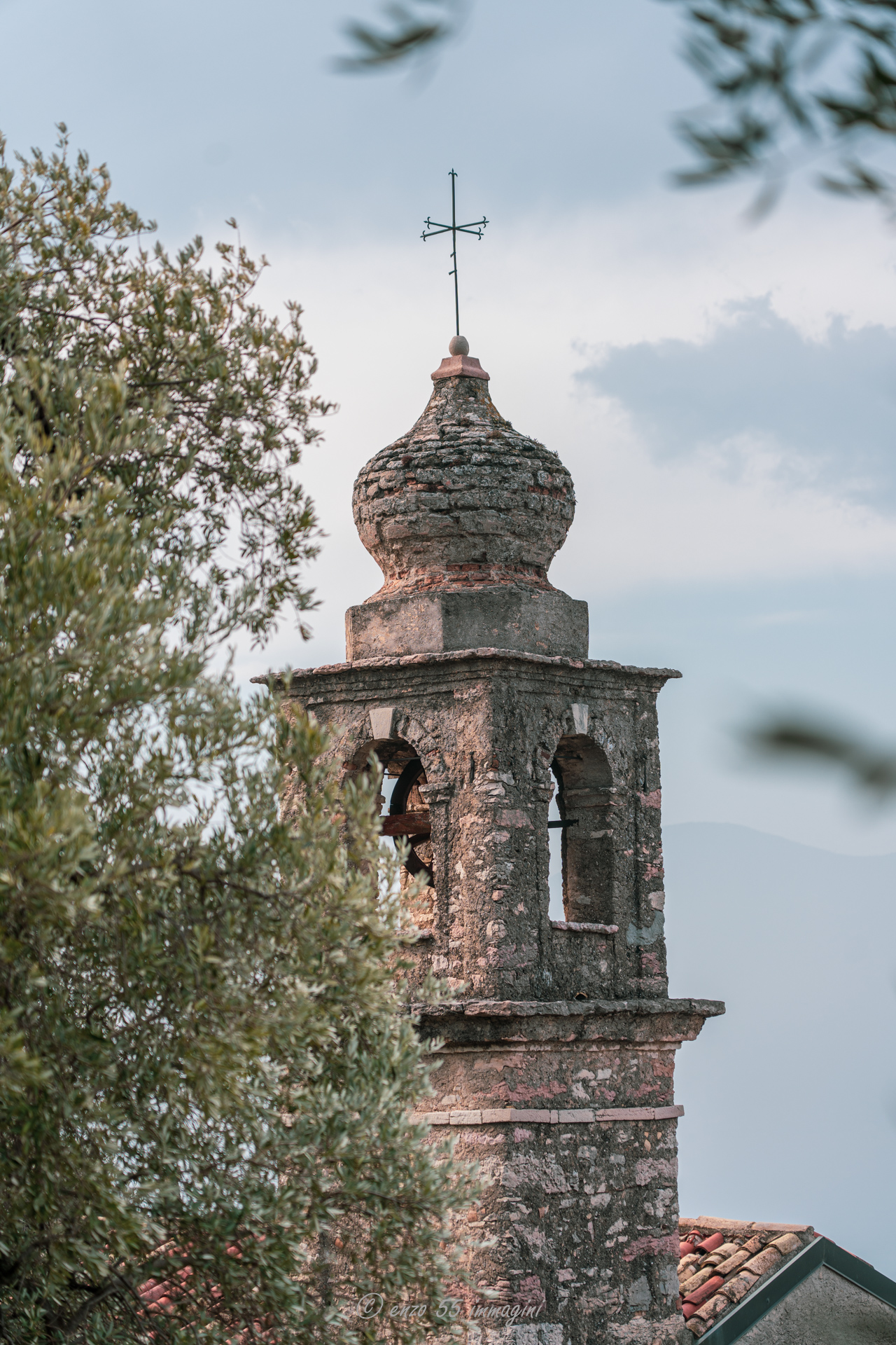 small church in Crero...