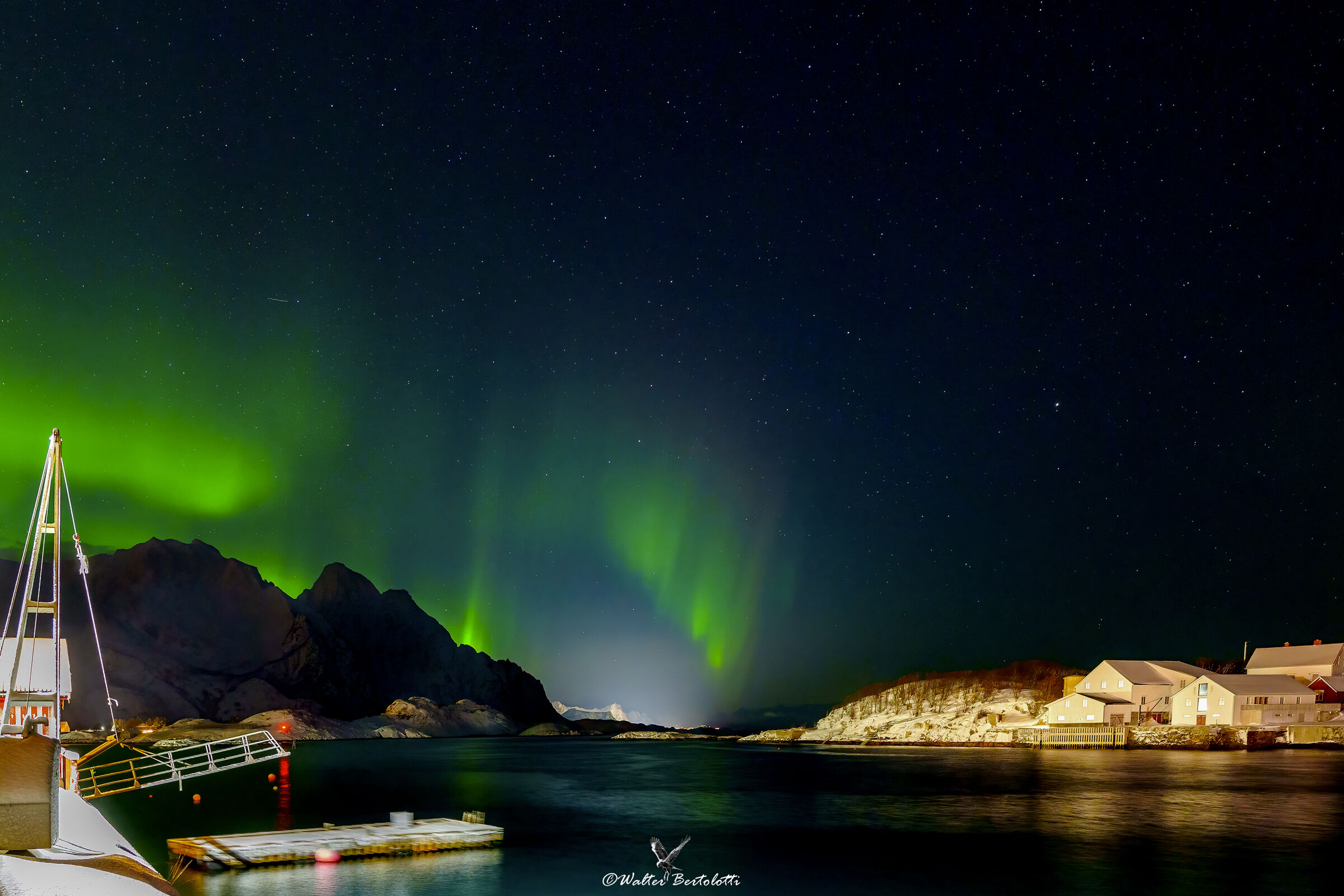 l'aurora a Henningsvaer...