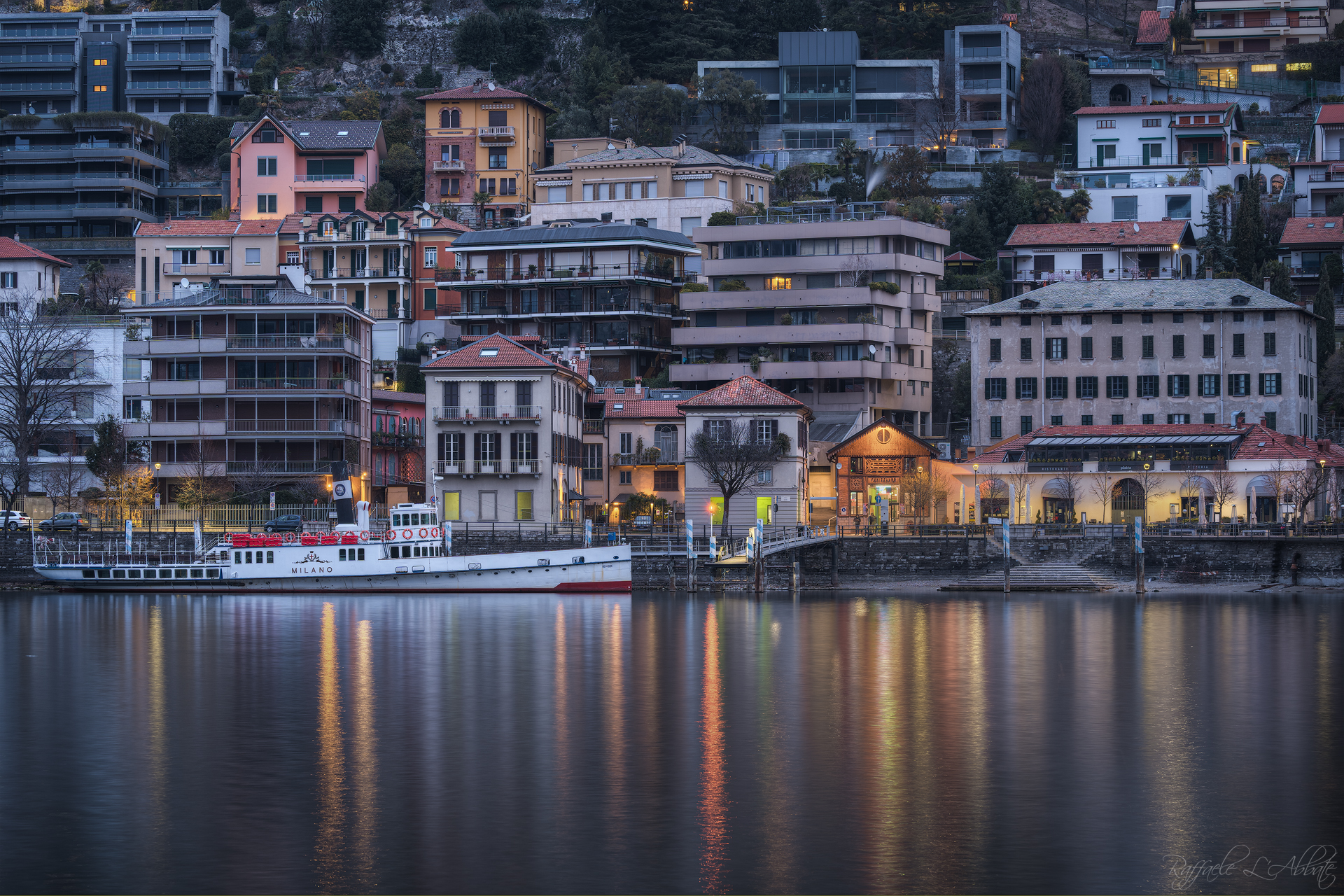 Blue hour on the long Lake Como...