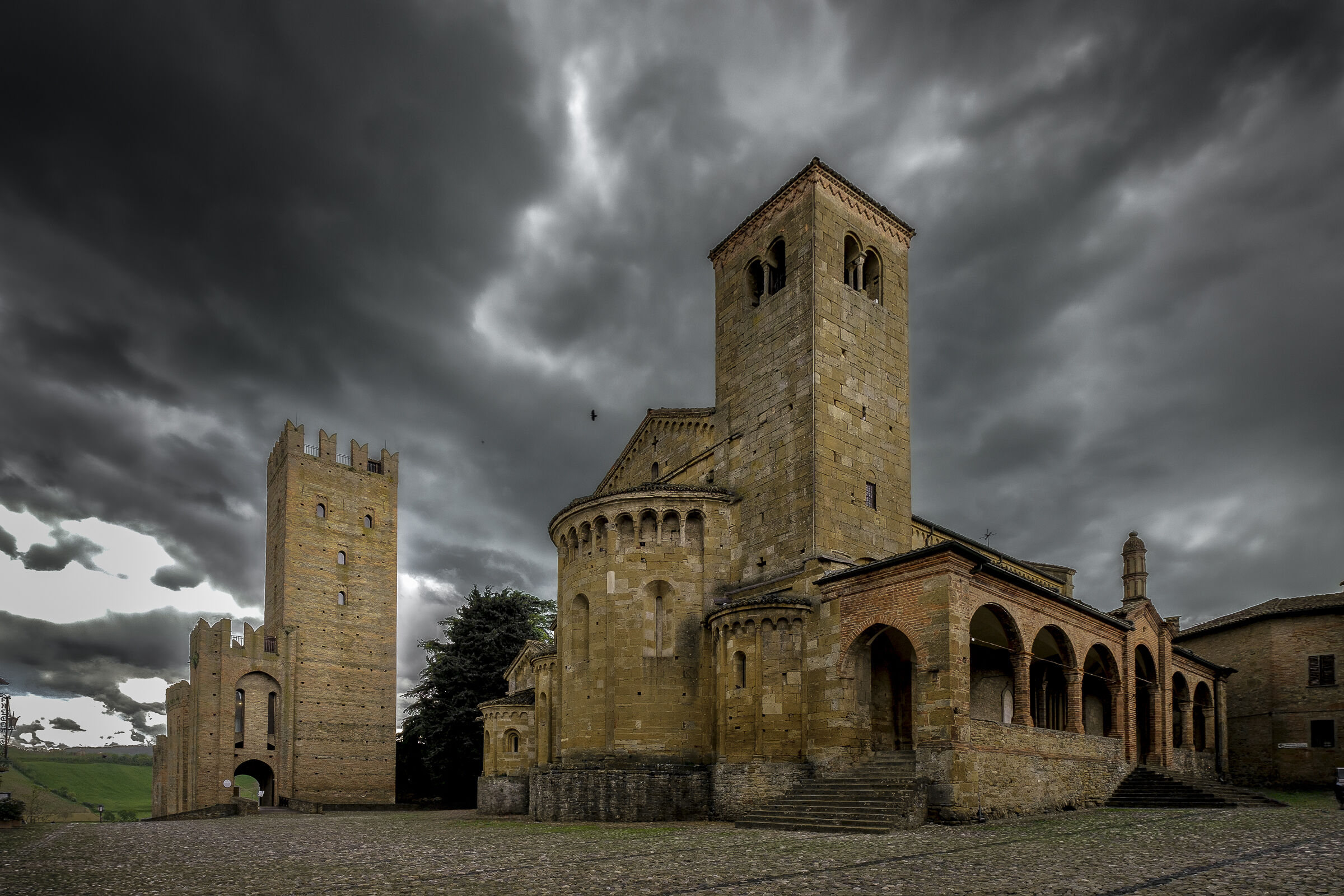 Castell'Arquato just before the storm...