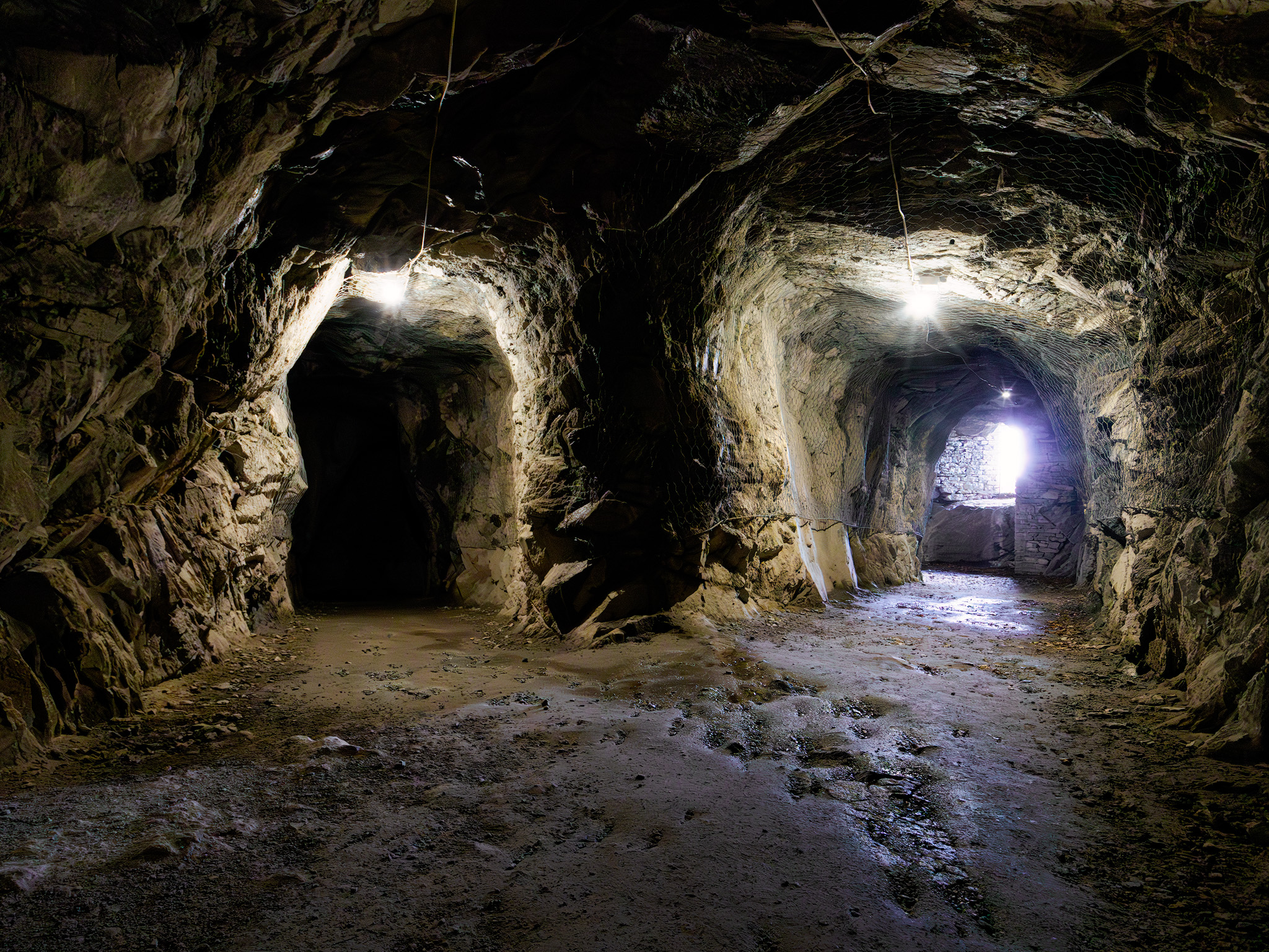 Il tunnel della Linea Cadorna sotto il Monte Morissolo...