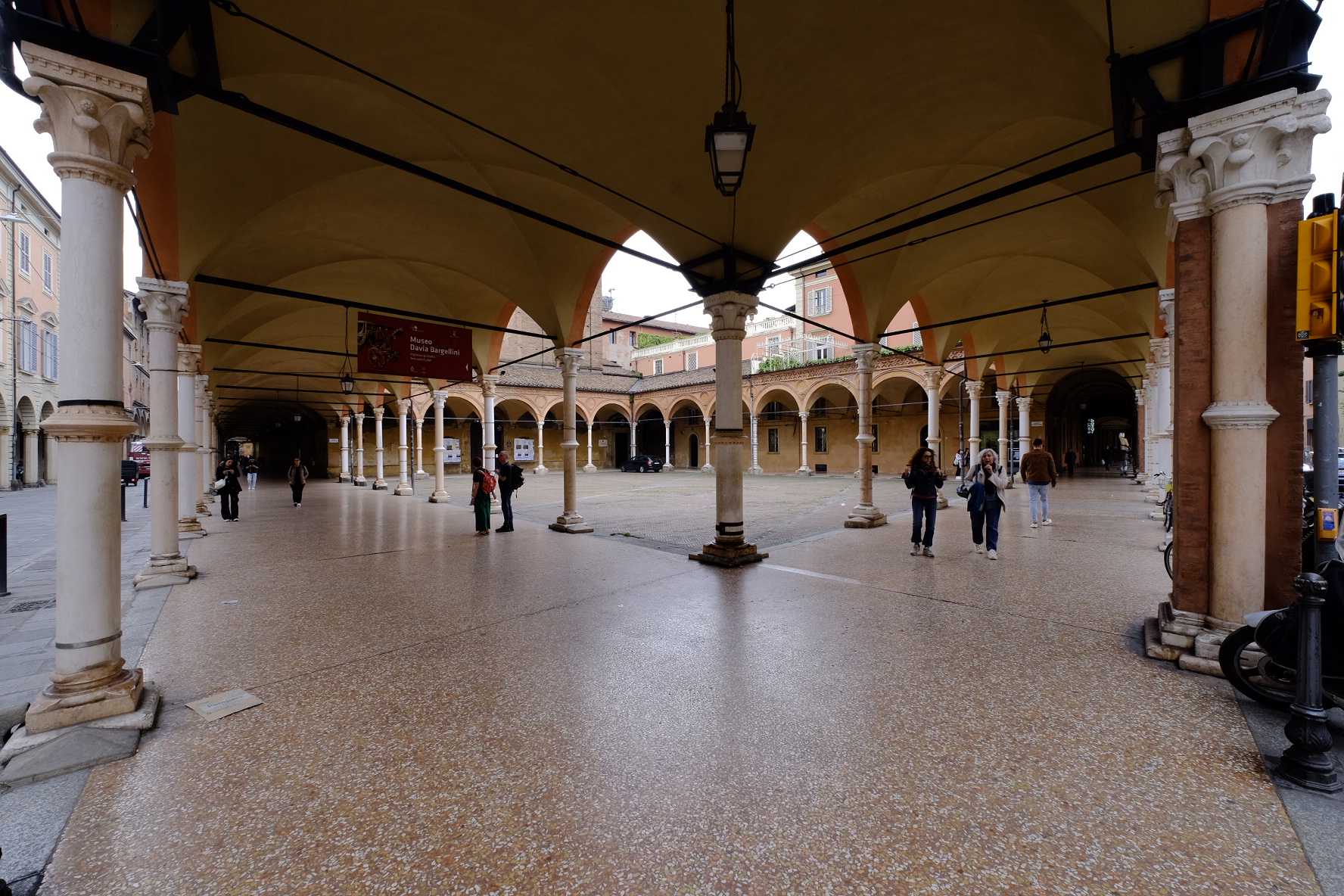 Portico dei Servi, Bologna...